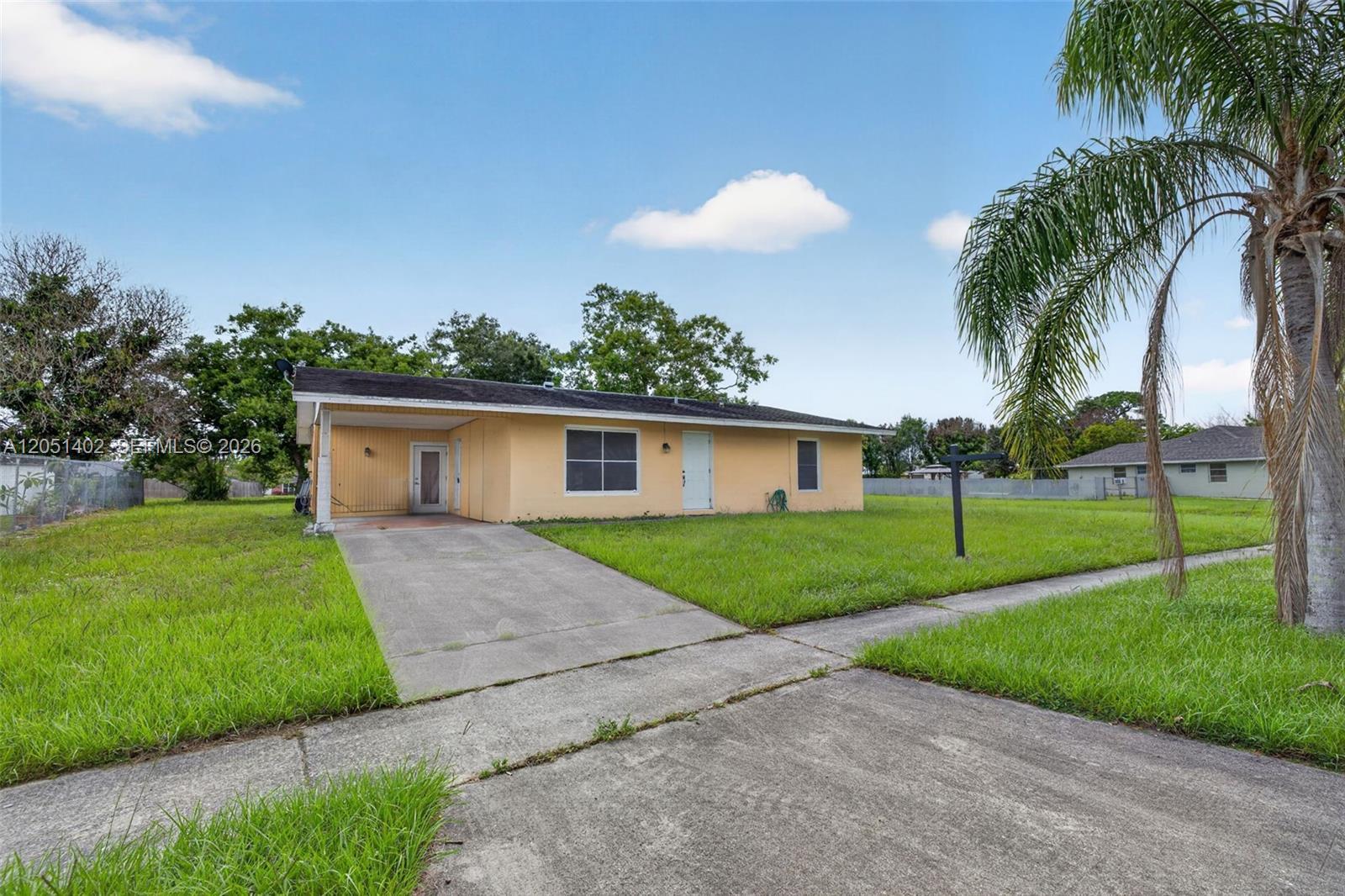 369 NE Camelot Dr, Port St. Lucie FL 34983