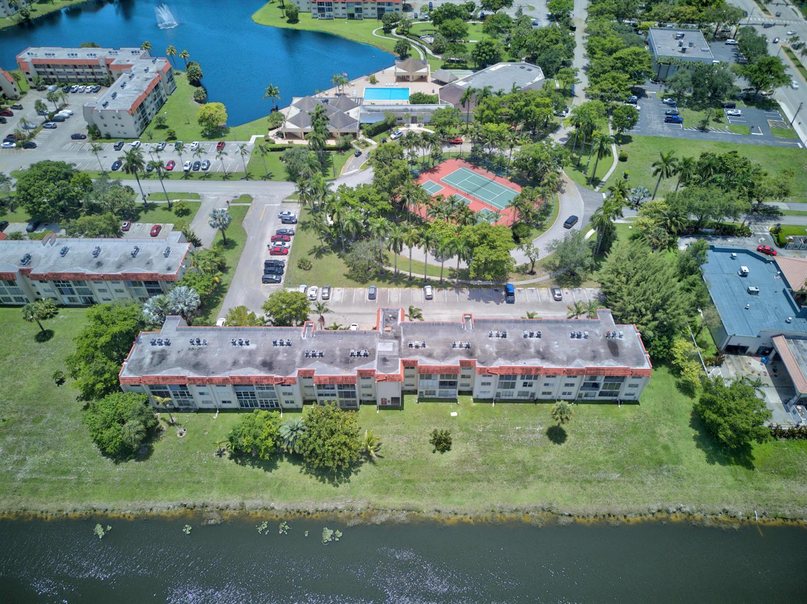 8101 N Sunrise Lakes Drive N # 112, Sunrise FL 33322 photo 4