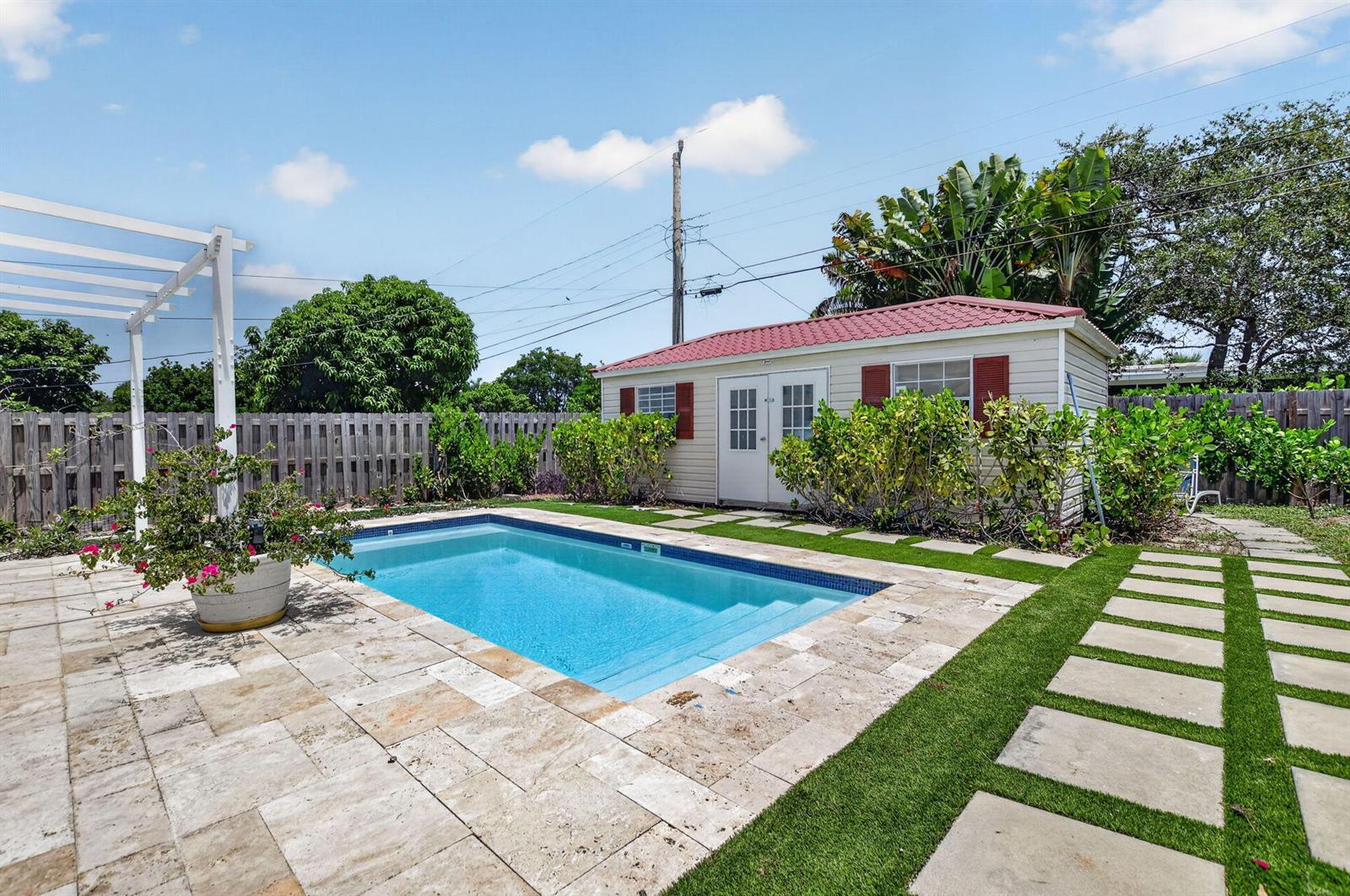 421 SW 2nd Street, Boca Raton FL 33432 photo 3