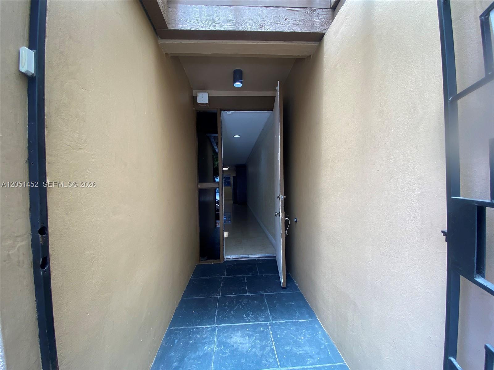 16100 Kilmarnock Dr, Miami Lakes FL 33014 photo 4