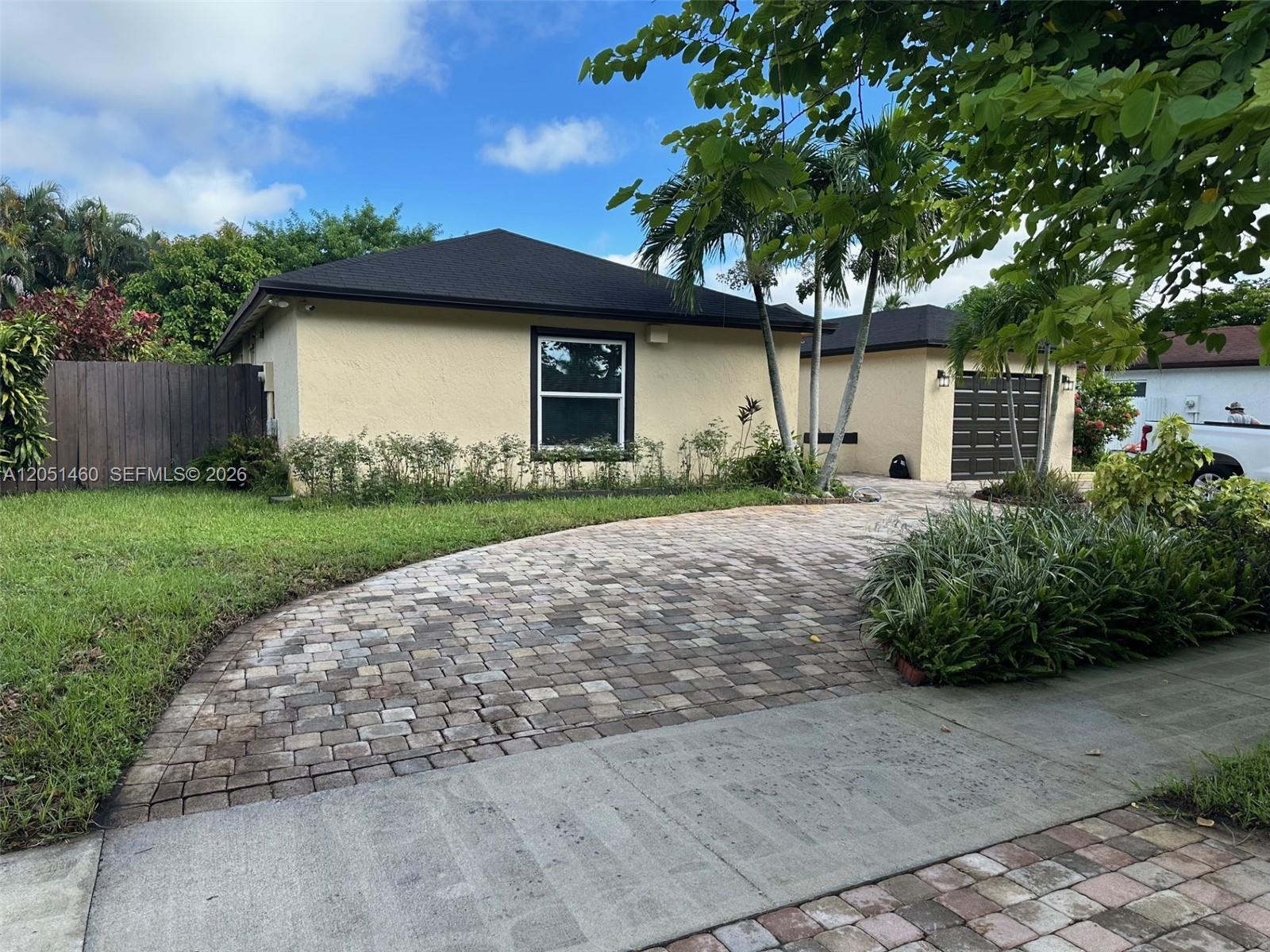 6061 NW 198th Ter, Miami FL 33015 photo 2