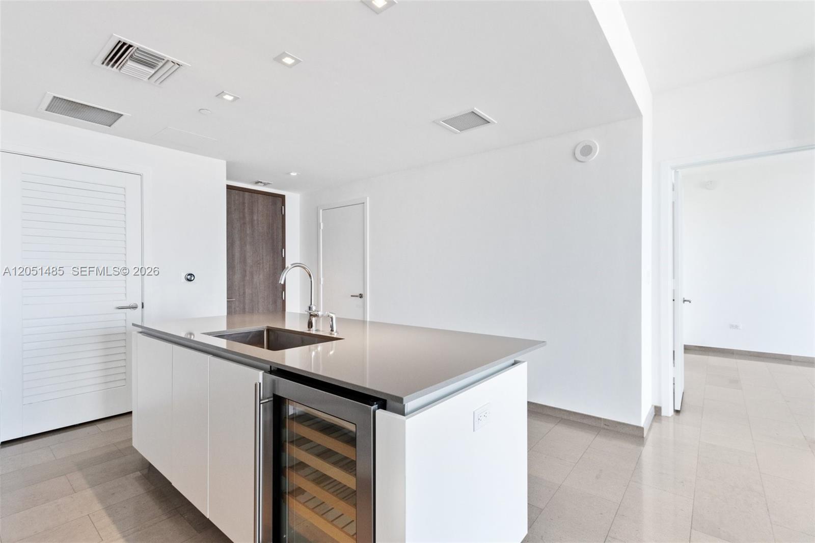 68 SE 6th St # 1706, Miami FL 33131 photo 5