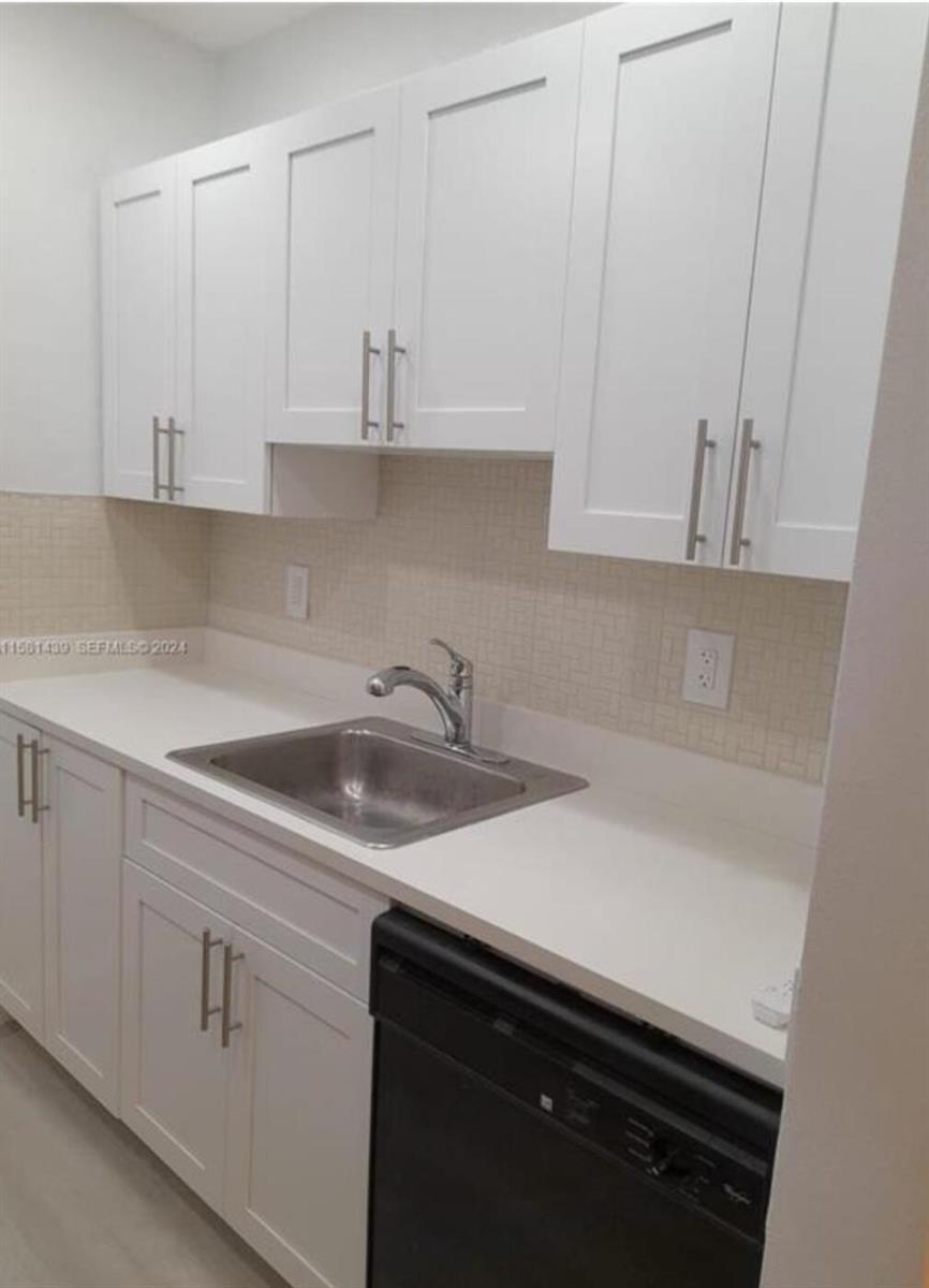 2000 NE 51st Court # 108, Fort Lauderdale FL 33308 photo 2