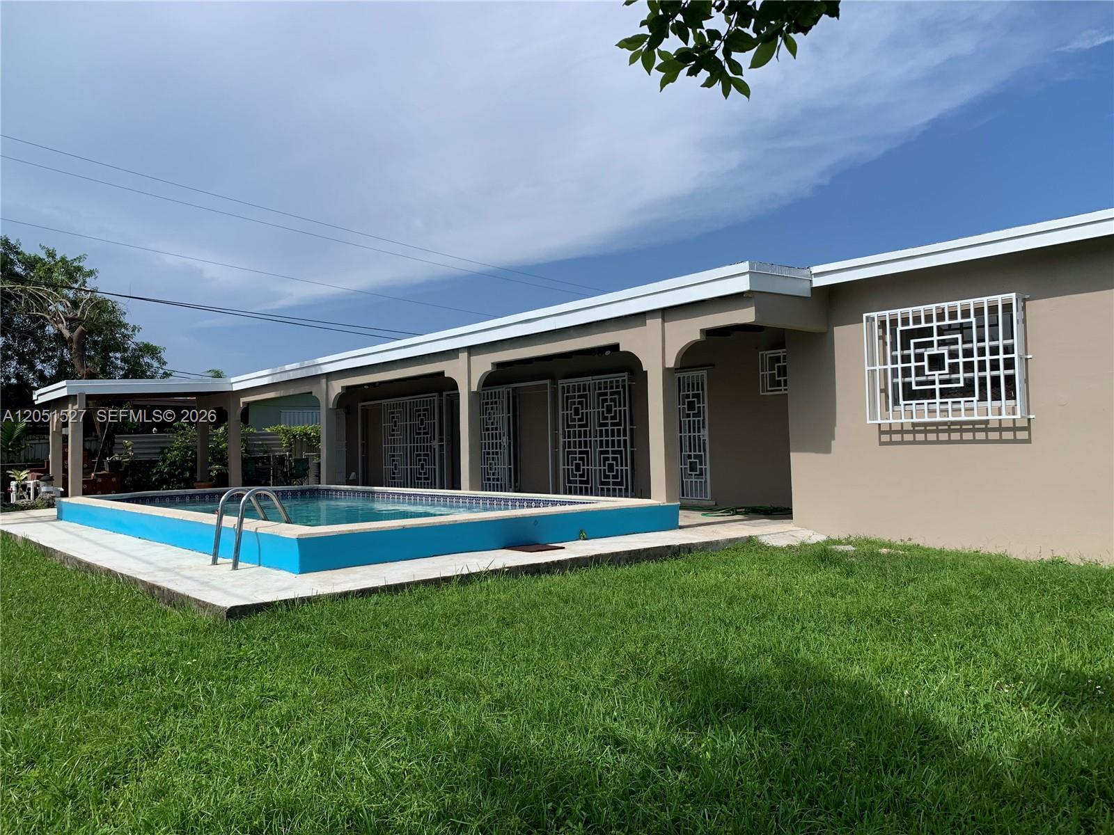 1820 SW 98th Ct, Miami FL 33165 photo 3