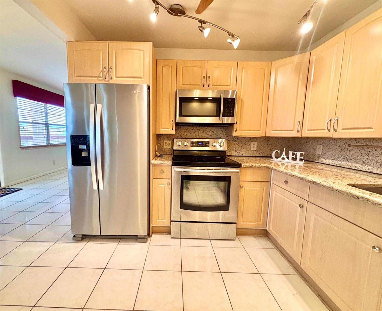 4032 Newcastle B, Boca Raton FL 33434 photo 3