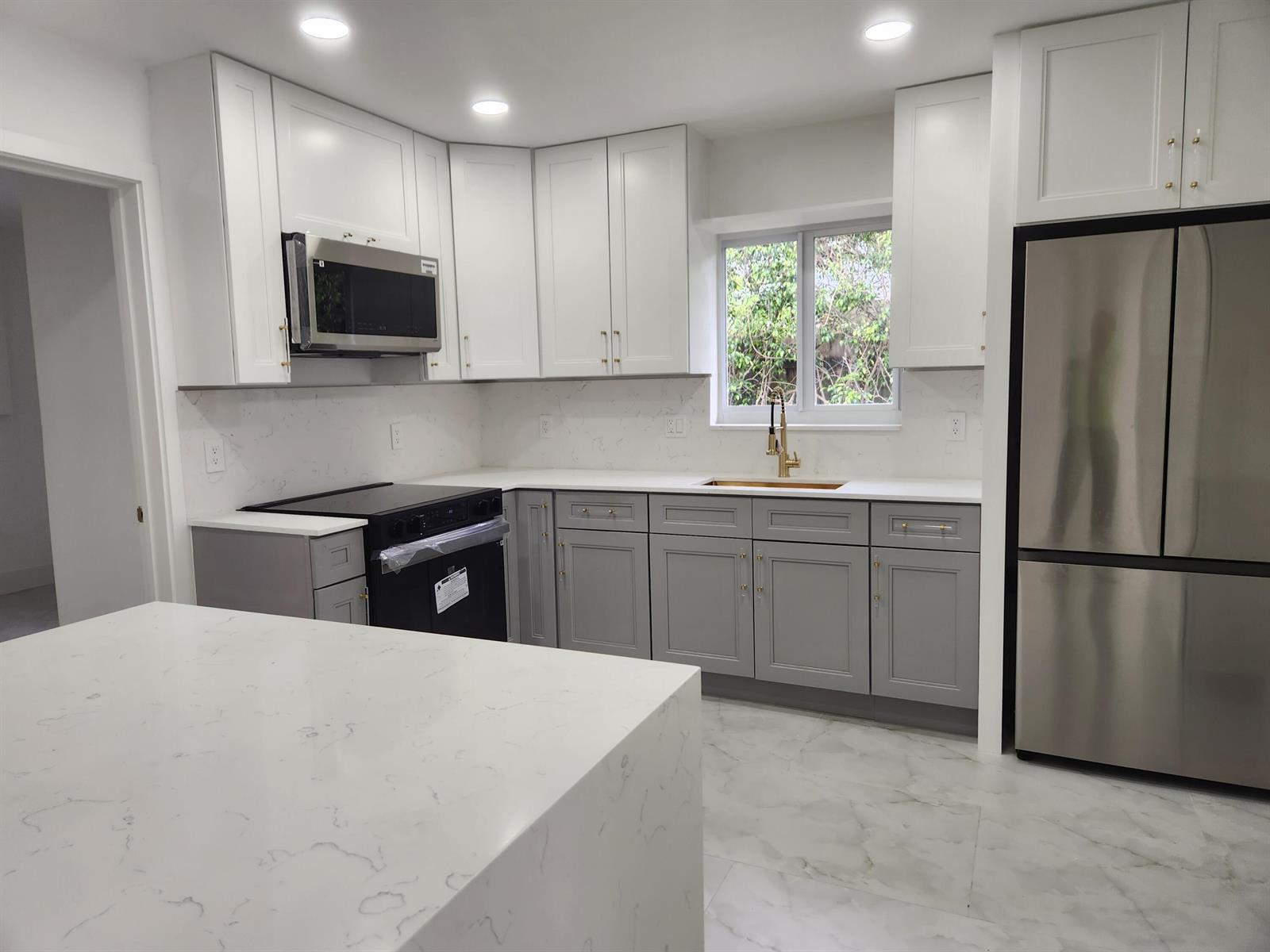 401 SE 1st Avenue, Pompano Beach FL 33060 photo 3