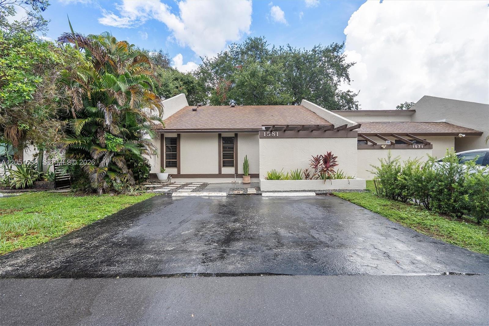 1581 NW 98th Way # 1581, Pembroke Pines FL 33024 photo 2
