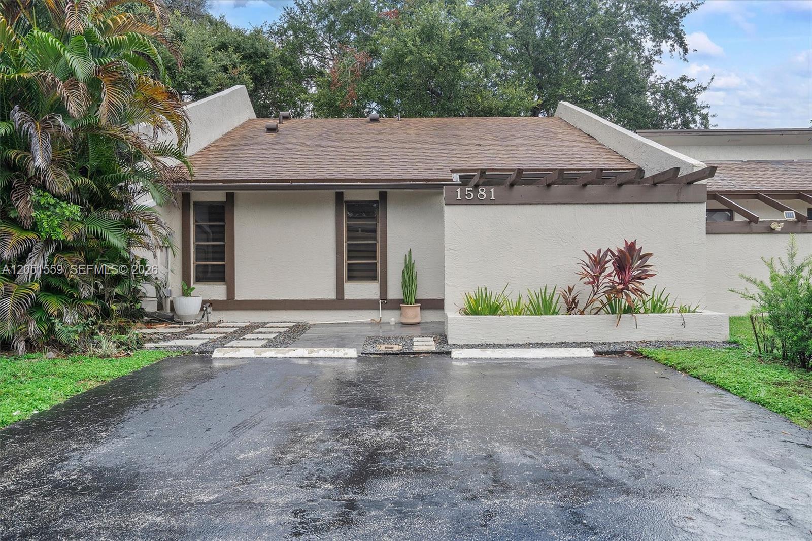 1581 NW 98th Way # 1581, Pembroke Pines FL 33024 photo 3