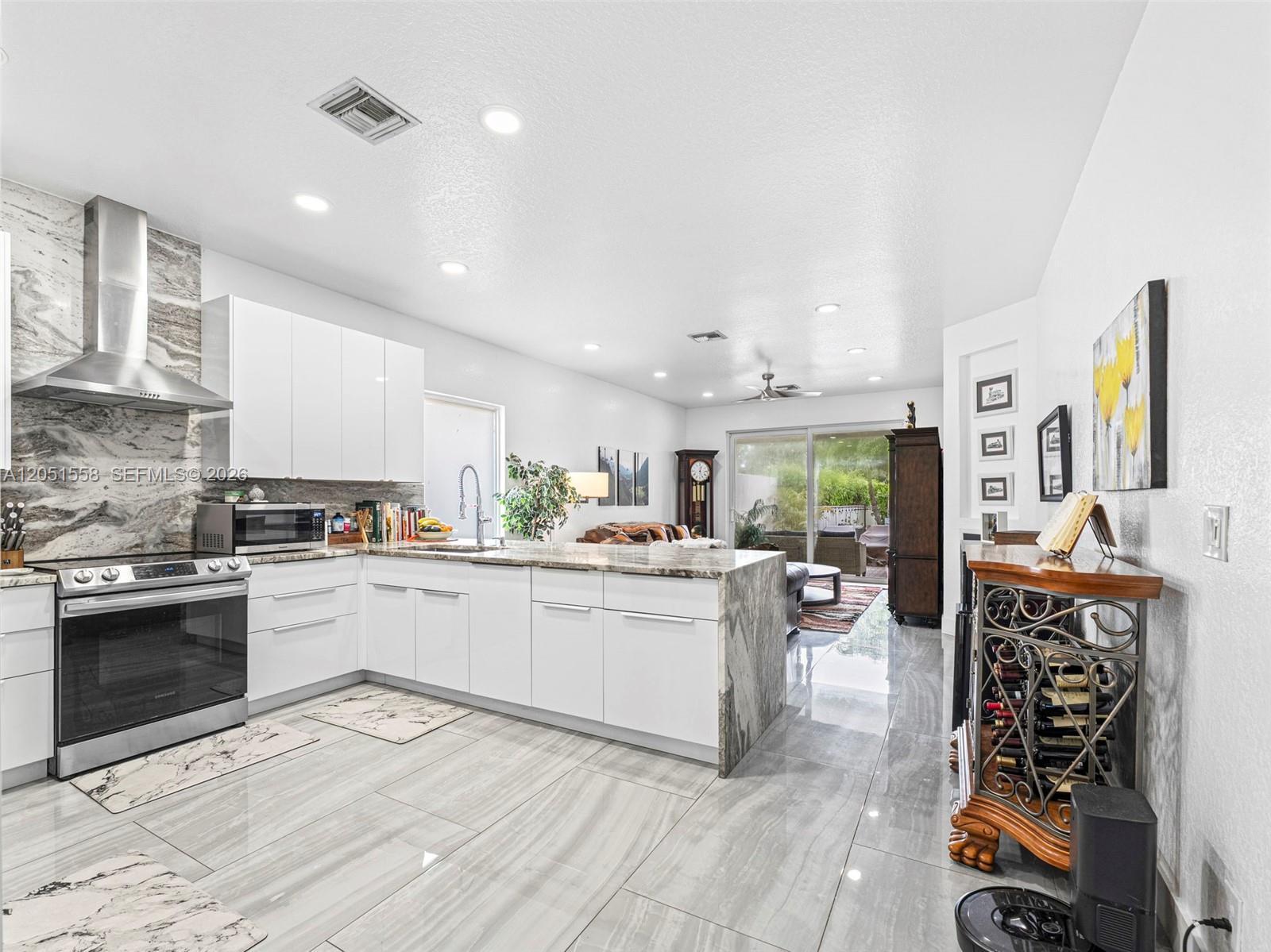 135 Catania Way, Royal Palm Beach FL 33411 photo 4