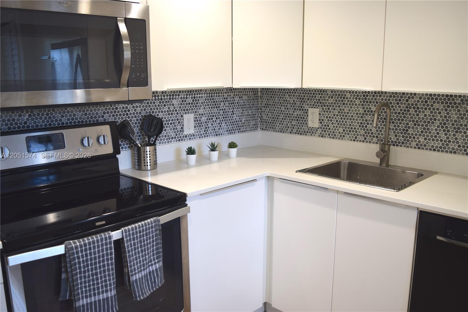 3970 Oaks Clubhouse Dr # 306, Pompano Beach FL 33069 photo 4