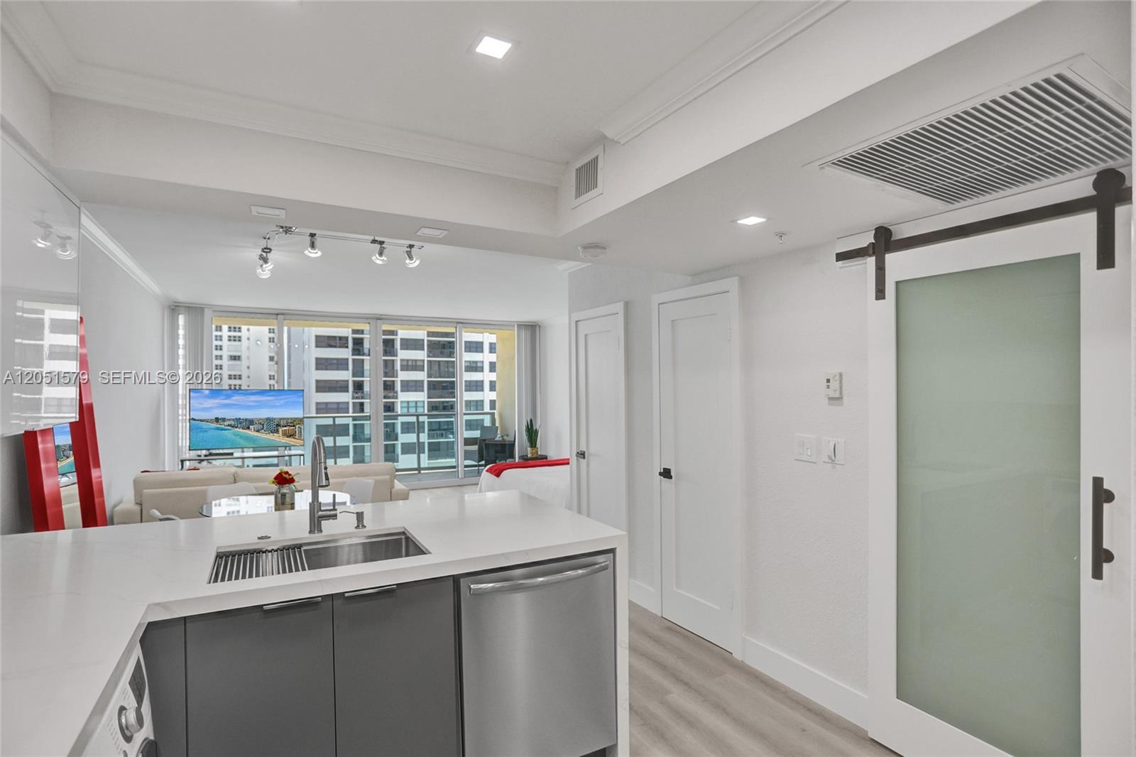 2501 S Ocean Dr, Hollywood FL 33019 photo 5