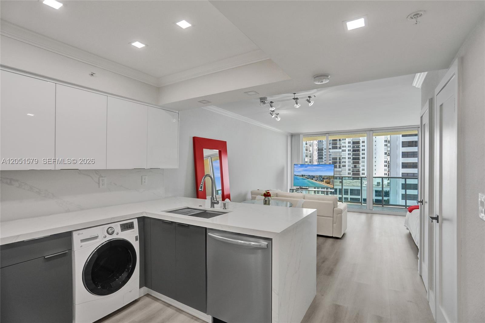 2501 S Ocean Dr, Hollywood FL 33019 photo 4