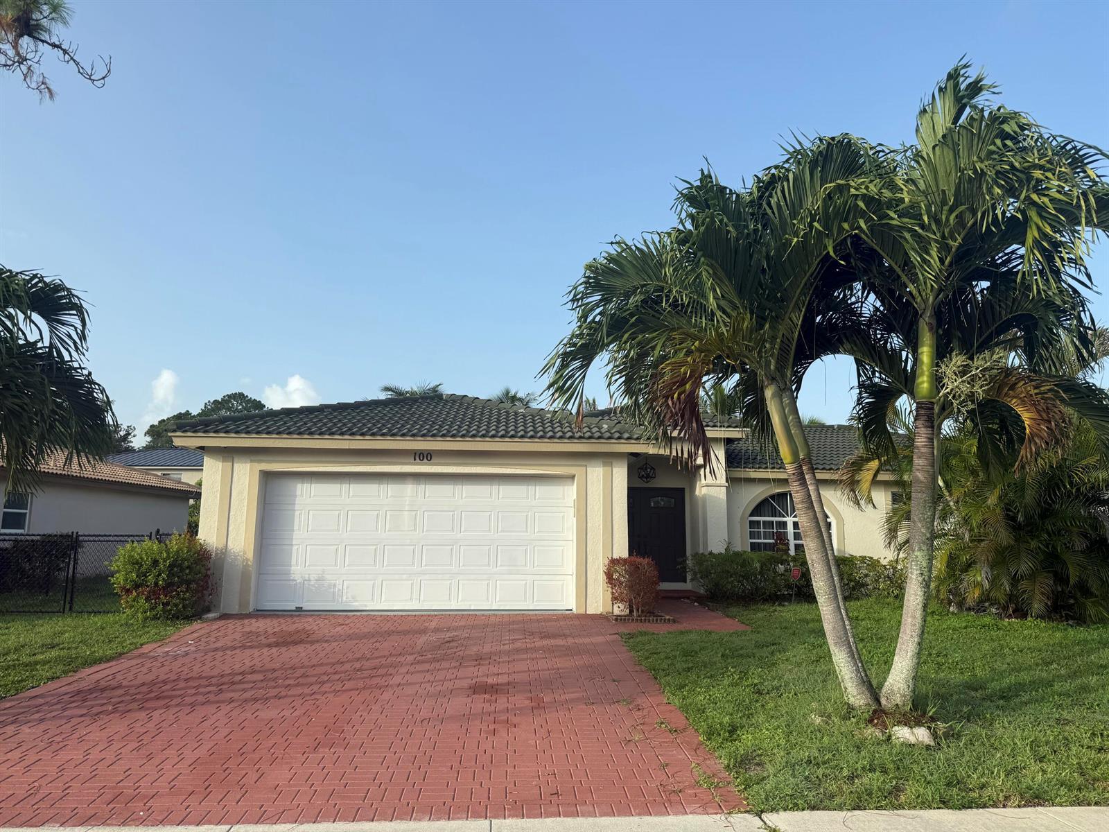 100 Cocoplum Circle, Royal Palm Beach FL 33411 photo 2