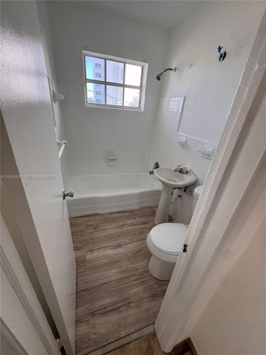 7800 Byron Ave, Miami Beach FL 33141 photo 4