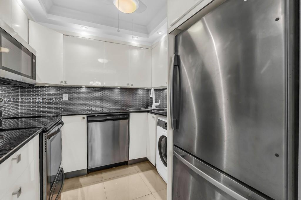 220 Kings Point Dr # 314, Sunny Isles Beach FL 33160 photo 4