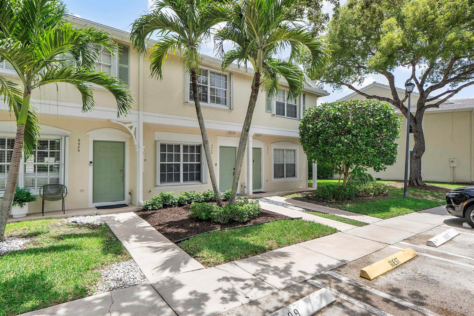 9905 NW 57th Manor, Coral Springs FL 33076 photo 2