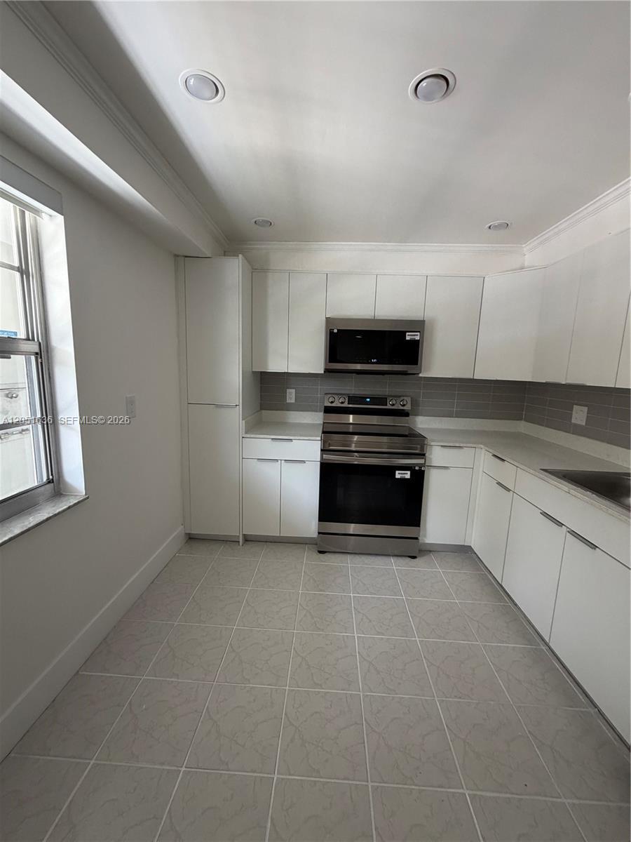 4007 N Cypress Dr # 203, Pompano Beach FL 33069 photo 2