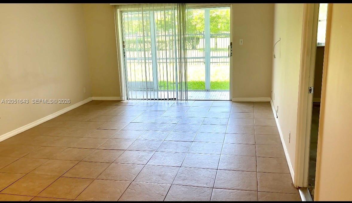 950 Hillcrest Dr # 102, Hollywood FL 33021 photo 3