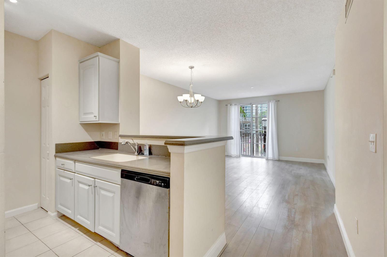 780 S Sapodilla Avenue # 203, West Palm Beach FL 33401