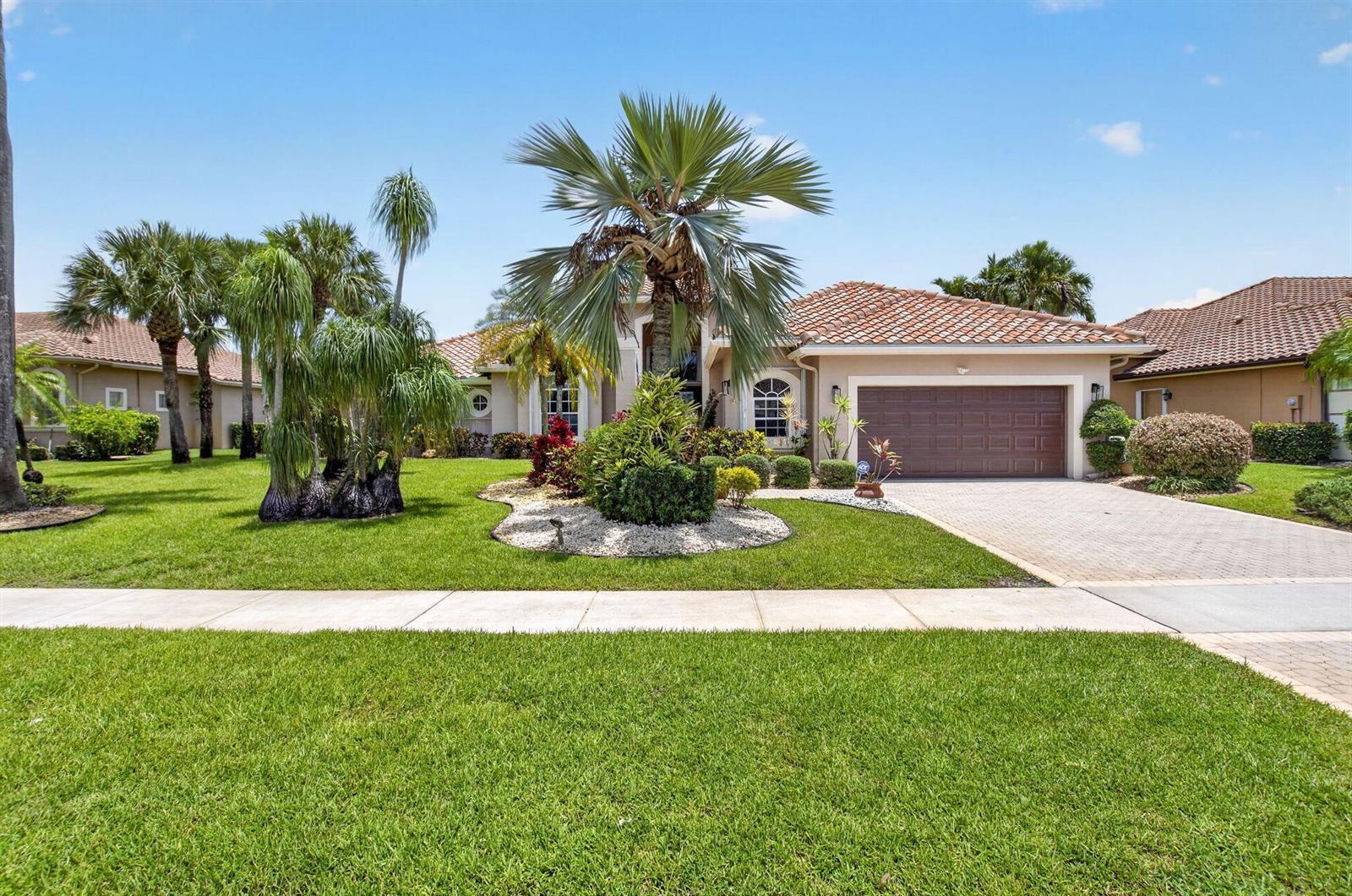 8064 Desmond Drive, Boynton Beach FL 33472 photo 3