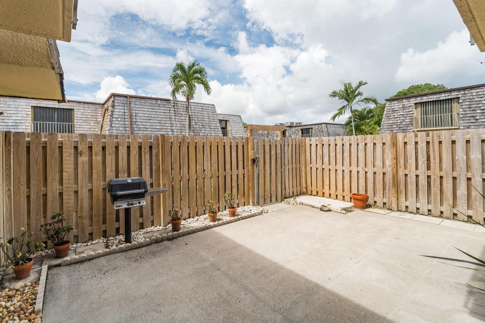 85 Lake Arbor Drive, Palm Springs FL 33461 photo 4