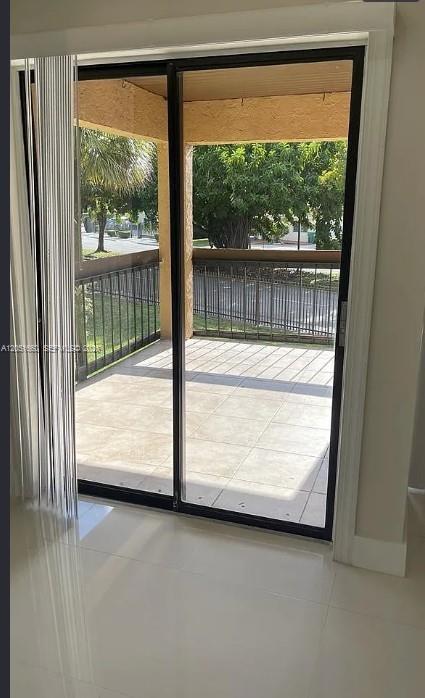 6745 SW 132nd Ave # 212, Miami FL 33183 photo 3