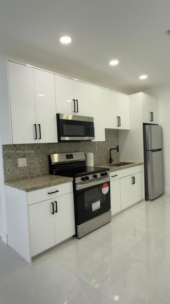 2480 NW 87th Ter, Miami FL 33147 photo 2