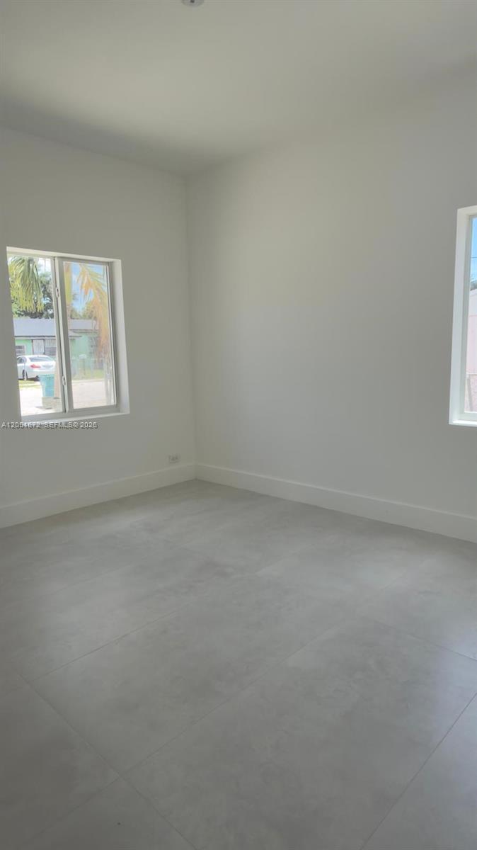 2480 NW 87th Ter, Miami FL 33147 photo 5