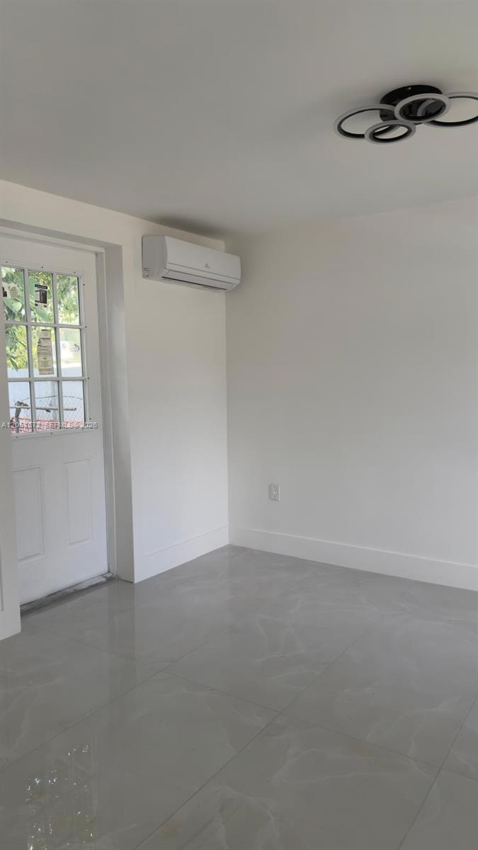 2480 NW 87th Ter, Miami FL 33147 photo 4