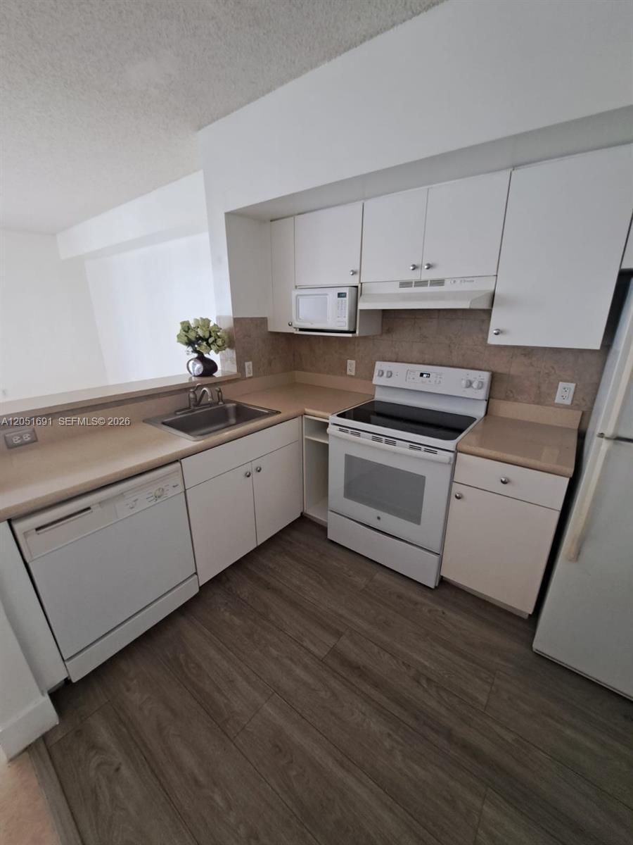5085 NW 7th St # 810, Miami FL 33126 photo 4