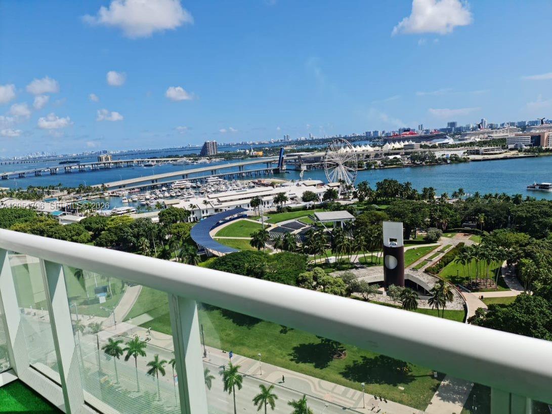50 Biscayne Blvd # 2810, Miami FL 33132 photo 4