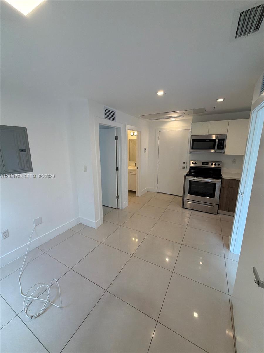 829 SW 18th Ave # 211, Miami FL 33135 photo 3
