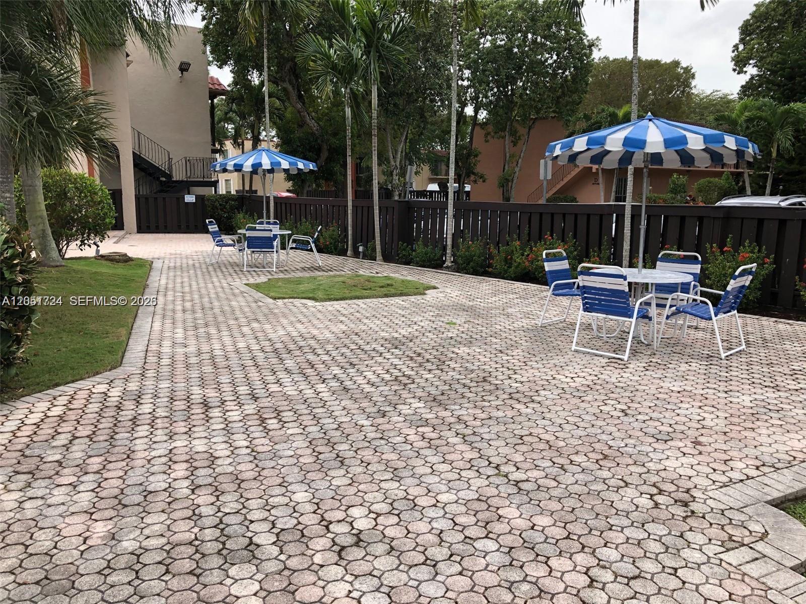 Miami, FL 33176 photo 3