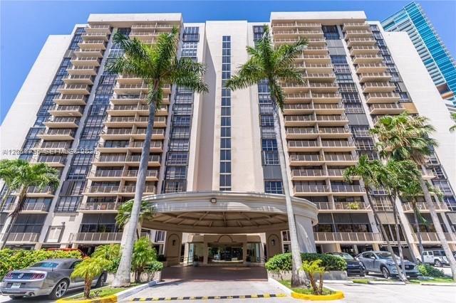 1450 Brickell Bay Dr # 801, Miami FL 33131