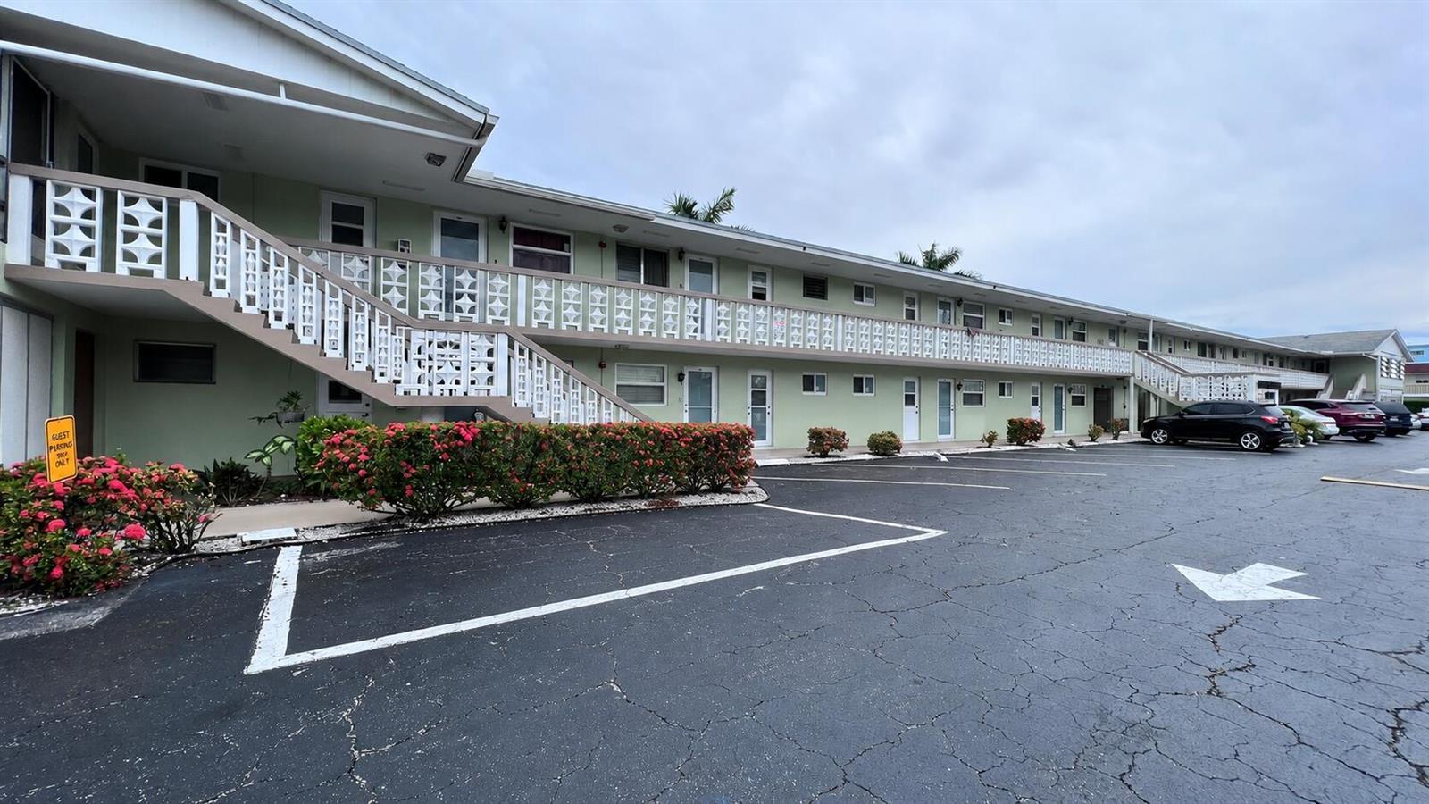 960 Crystal Lake Drive # 104, Deerfield Beach FL 33064