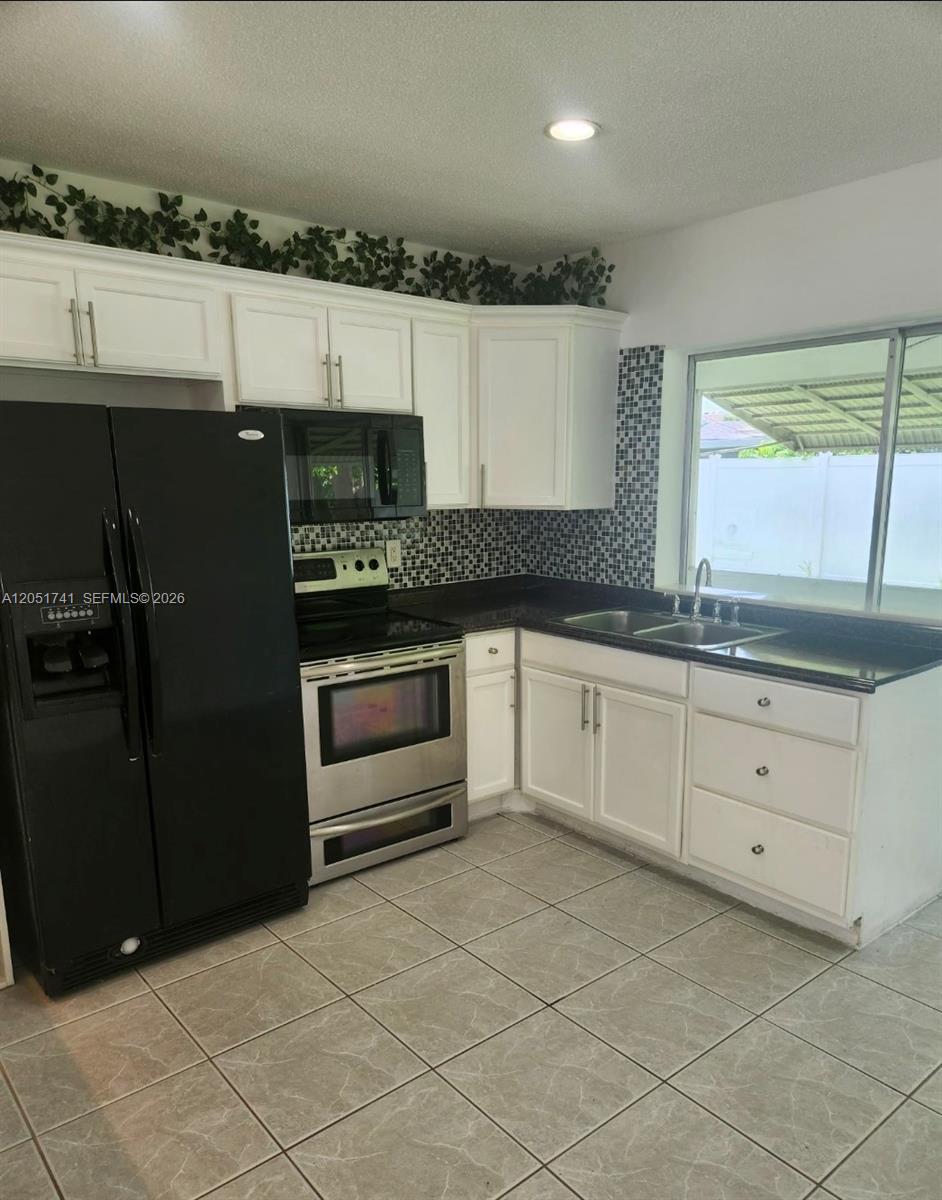 2710 NW 52nd Pl, Tamarac FL 33309 photo 4