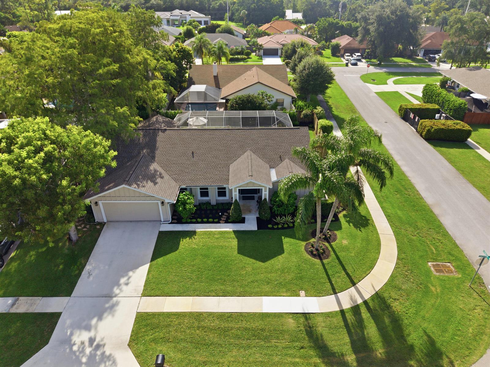 805 Daffodil Drive, Wellington FL 33414 photo 3