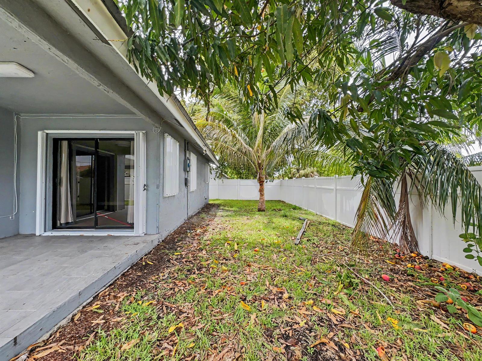 378 NW 2nd Way, Deerfield Beach FL 33441 photo 2