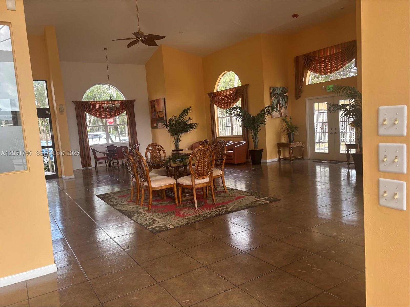 323 E Palm Cir E, Pembroke Pines FL 33025 photo 4