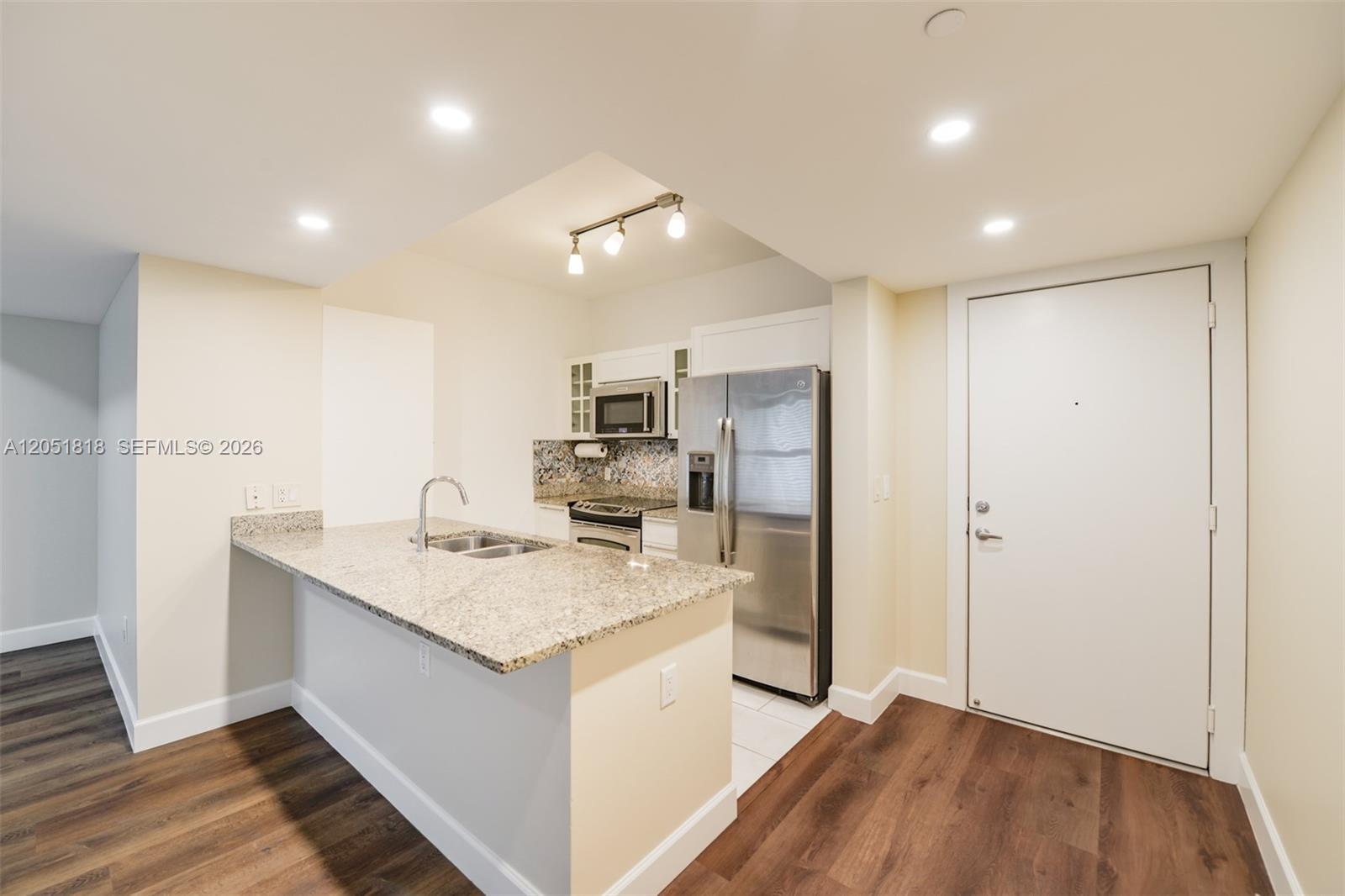 950 Brickell Bay Dr # 1905, Miami FL 33131 photo 4