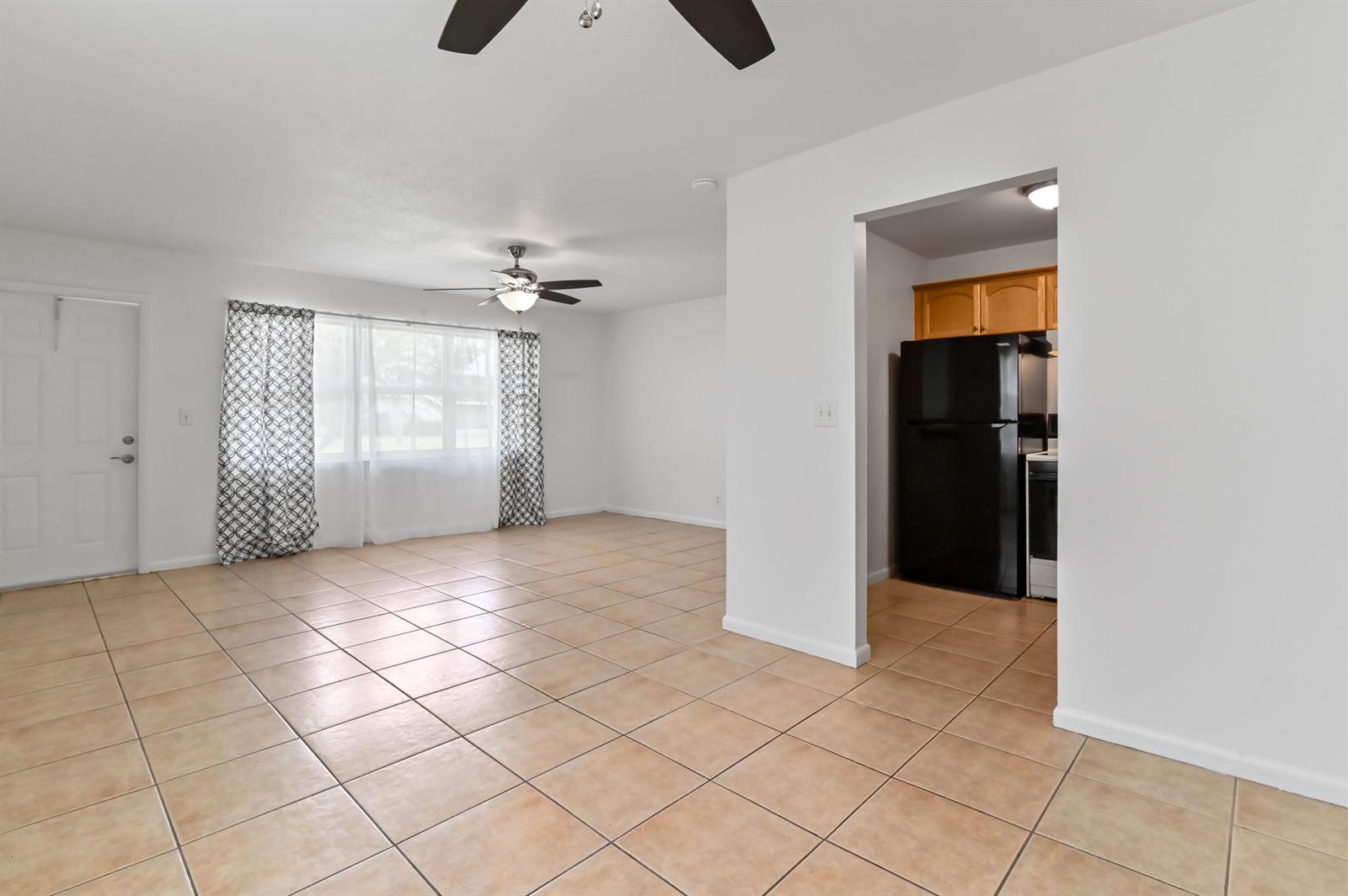 149 Coventry # G, West Palm Beach FL 33417 photo 4
