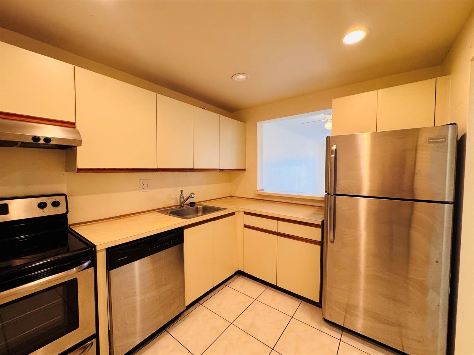 8025 S Colony Circle # 203, Tamarac FL 33321