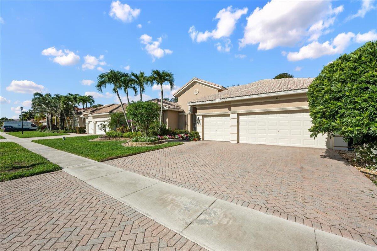 4241 Wellington Shores Drive, Wellington FL 33449 photo 2