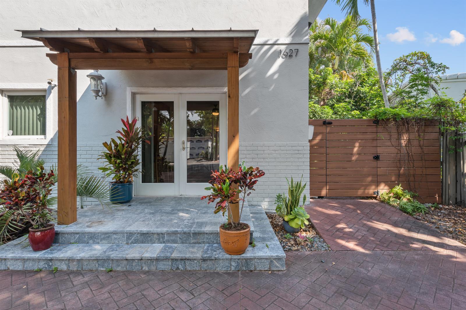 1627 NE 7th Street, Fort Lauderdale FL 33304 photo 2