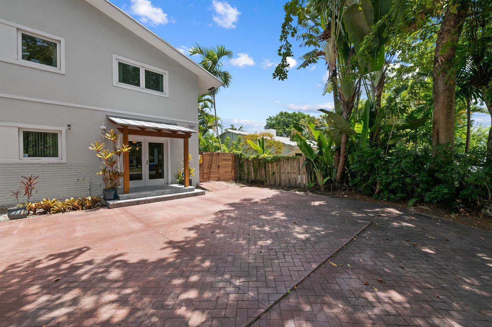 1627 NE 7th Street, Fort Lauderdale FL 33304 photo 3