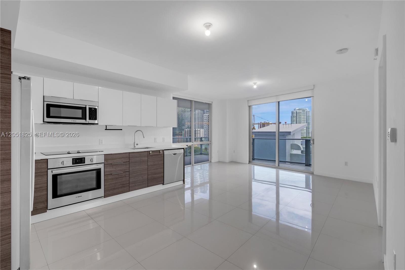 1010 SW 2nd Ave # 1003, Miami FL 33130 photo 2