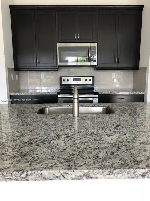 11566 SW 13th Ln, Pembroke Pines FL 33025 photo 2