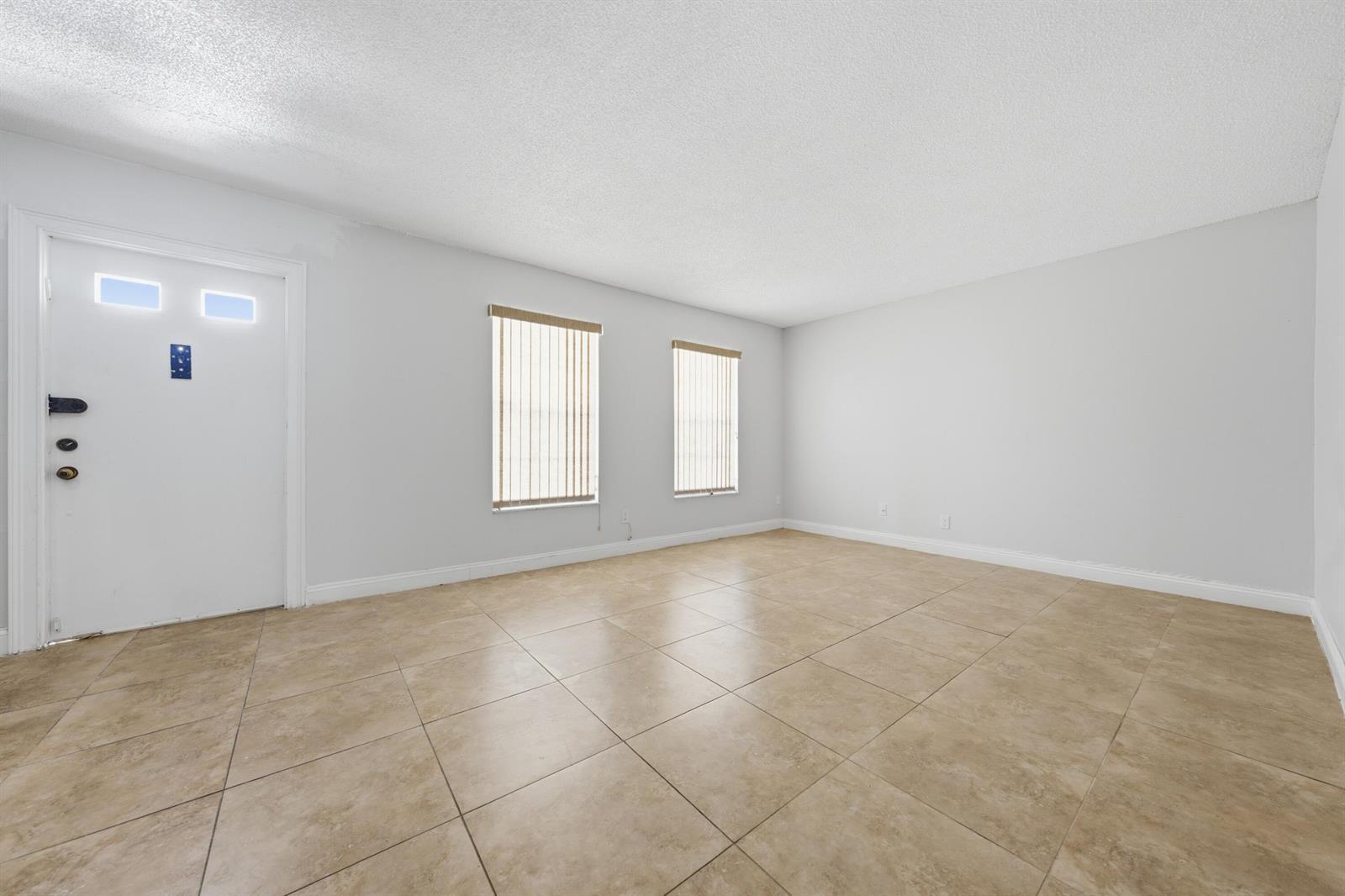 52 Canterbury Lane, Tamarac FL 33319 photo 5