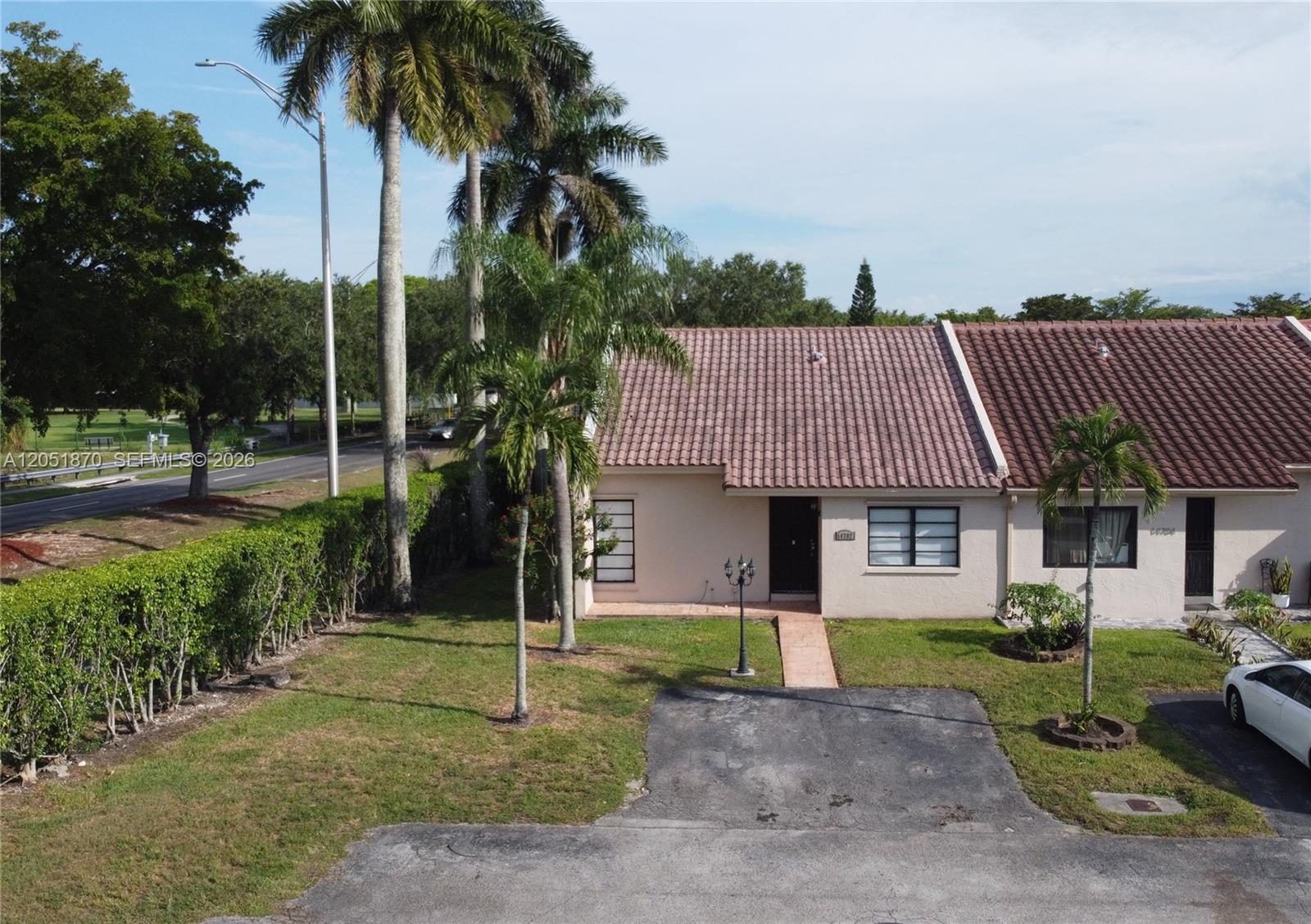 14702 SW 63rd Ln, Miami FL 33193 photo 2