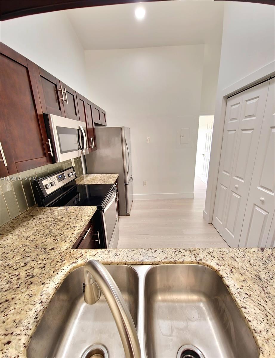 14702 SW 63rd Ln, Miami FL 33193 photo 5